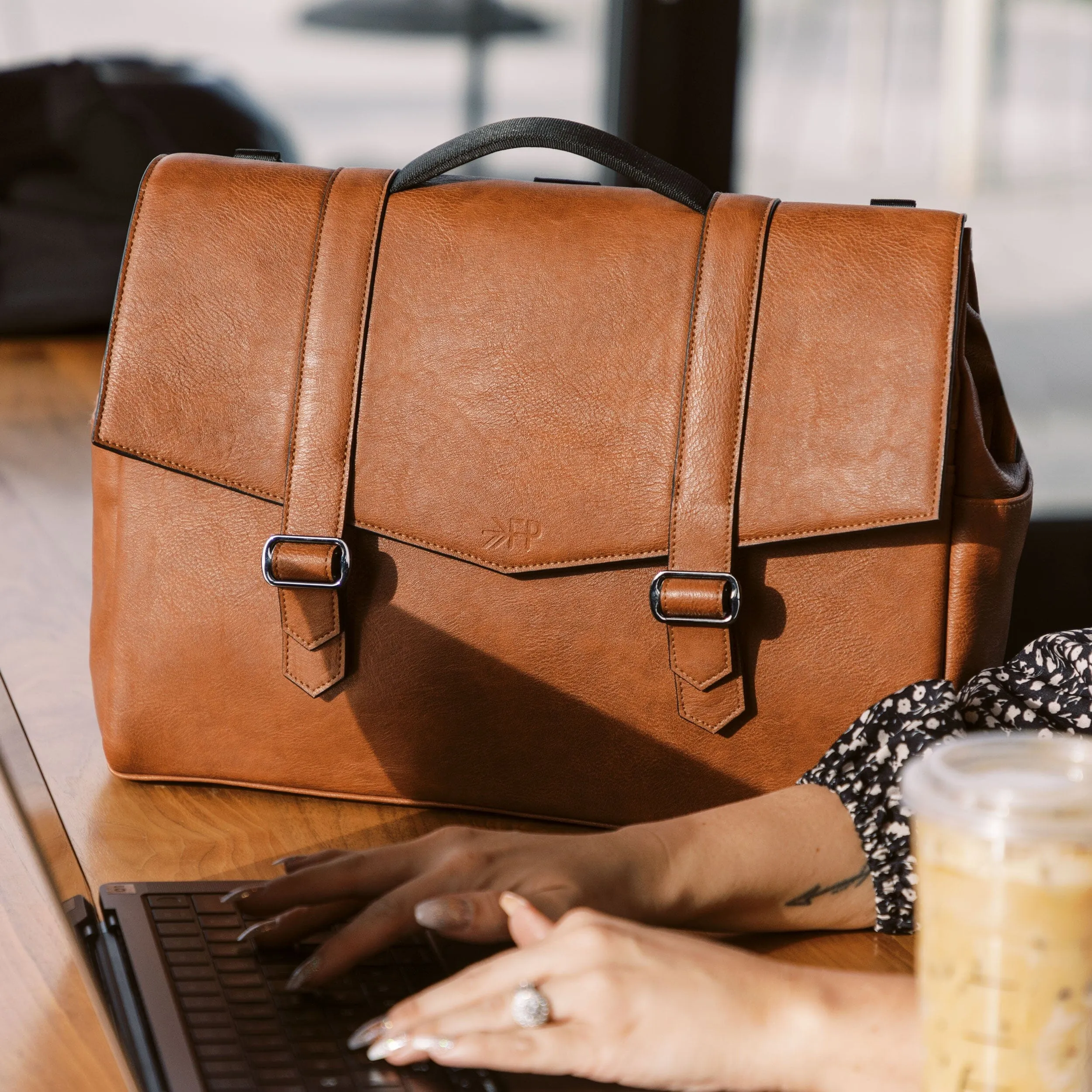 Amber Cambridge Messenger Bag